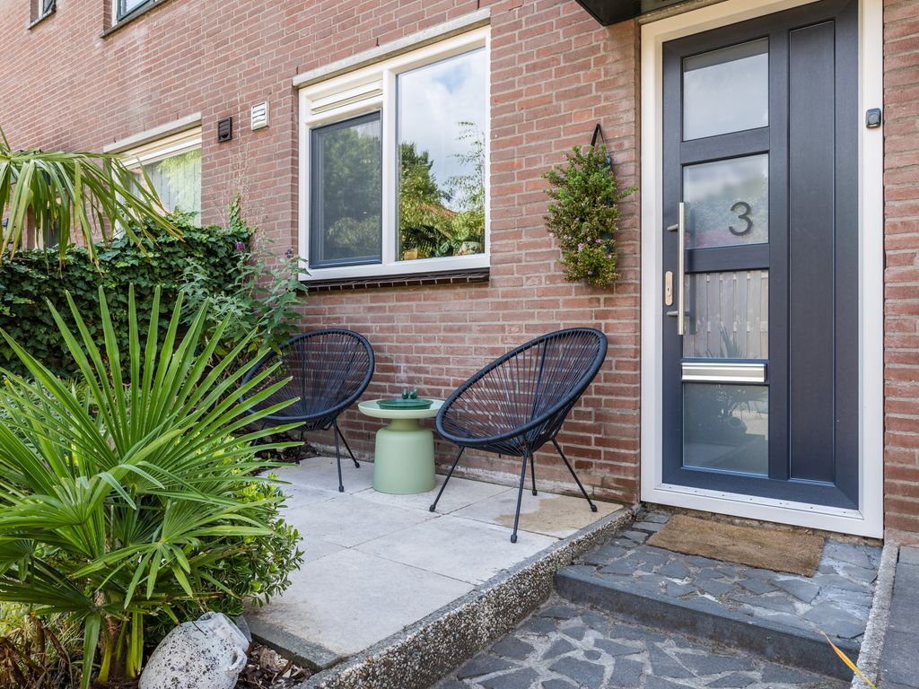 Boegbeeld 3, HELLEVOETSLUIS