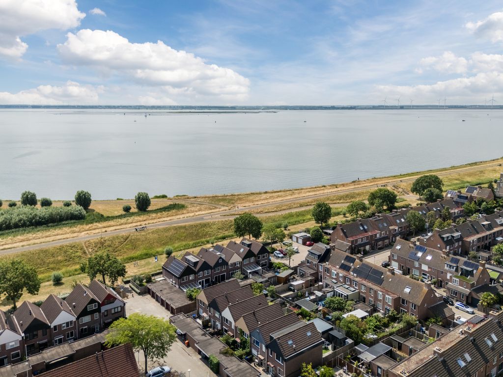 Boegbeeld 3, HELLEVOETSLUIS