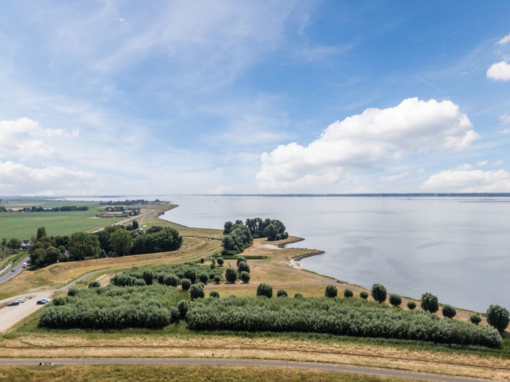 Boegbeeld 3, HELLEVOETSLUIS