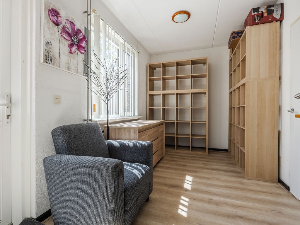 Vuurdoorn 1, HELLEVOETSLUIS