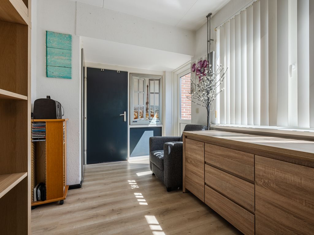 Vuurdoorn 1, HELLEVOETSLUIS