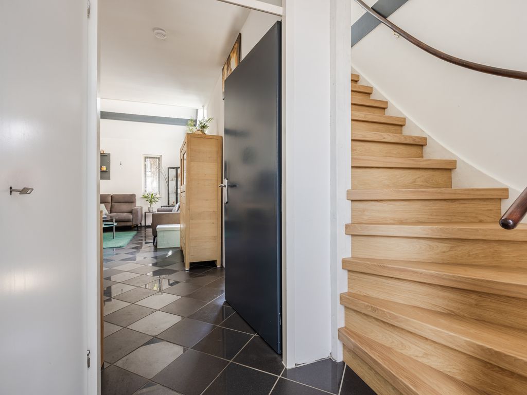 Vuurdoorn 1, HELLEVOETSLUIS