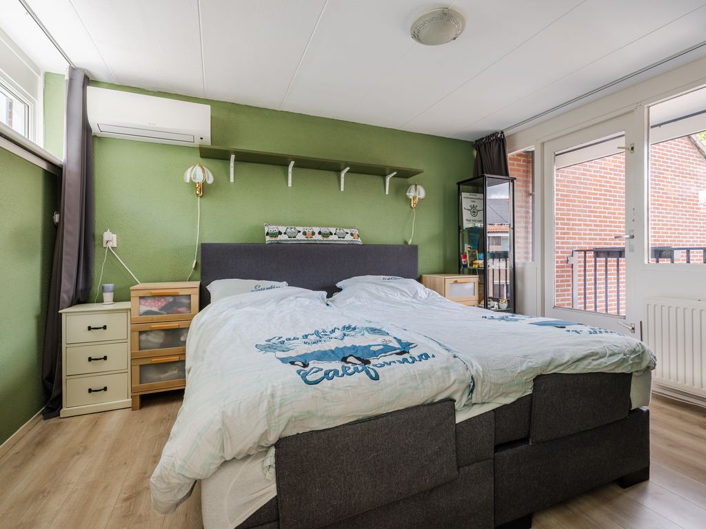 Vuurdoorn 1, HELLEVOETSLUIS