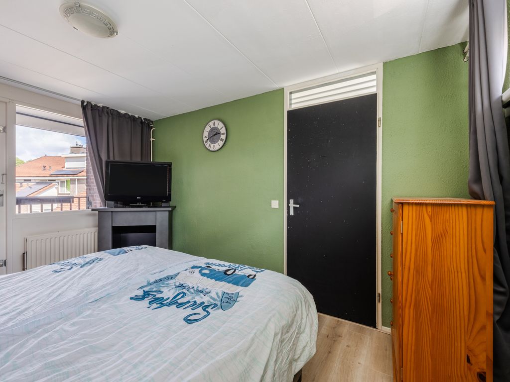 Vuurdoorn 1, HELLEVOETSLUIS