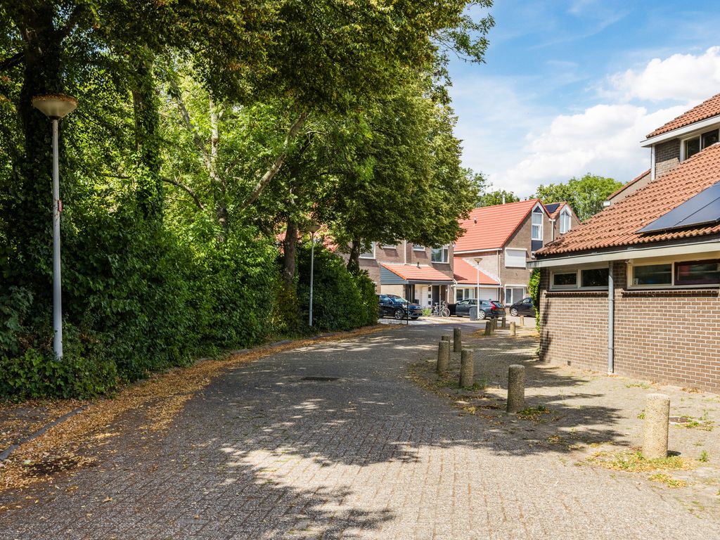 Vuurdoorn 1, HELLEVOETSLUIS