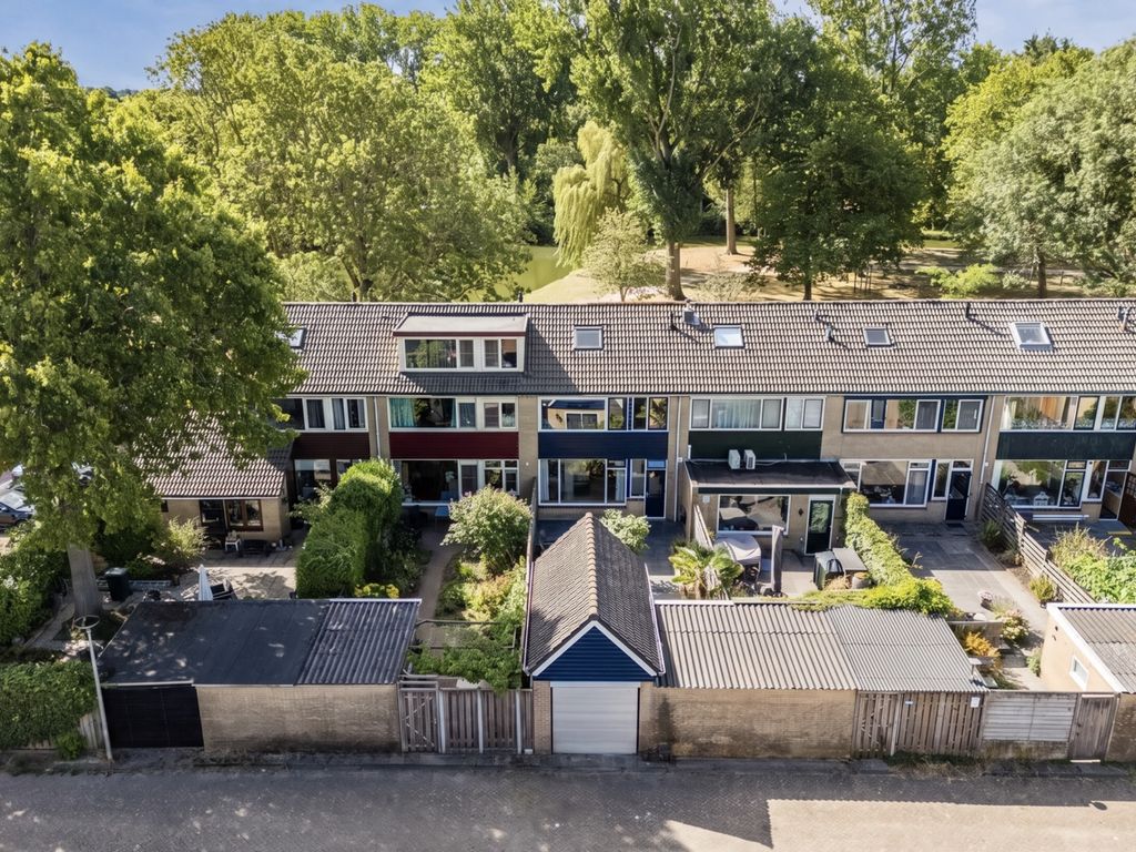 Dibbetzplantsoen 24, HELLEVOETSLUIS