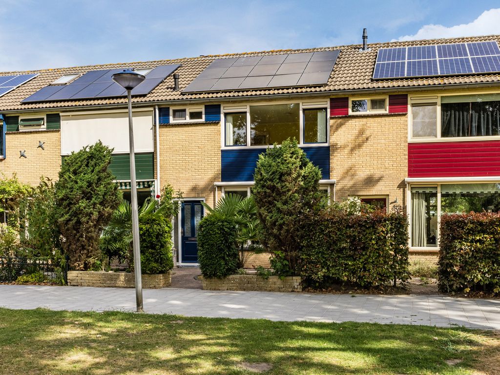 Dibbetzplantsoen 24, HELLEVOETSLUIS