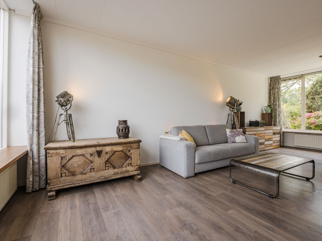 Dibbetzplantsoen 24, HELLEVOETSLUIS