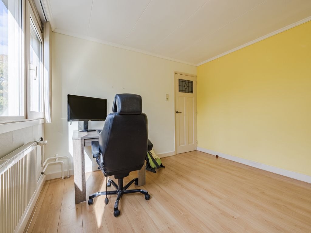 Dibbetzplantsoen 24, HELLEVOETSLUIS