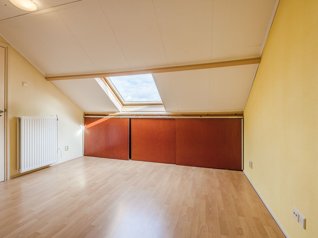 Dibbetzplantsoen 24, HELLEVOETSLUIS