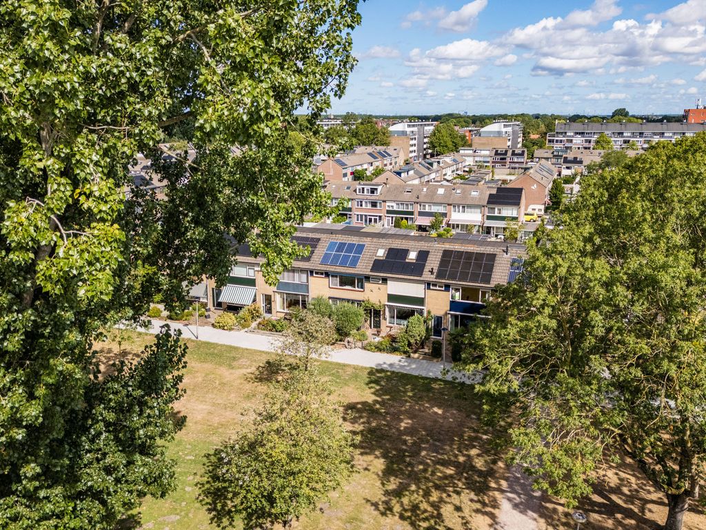 Dibbetzplantsoen 24, HELLEVOETSLUIS