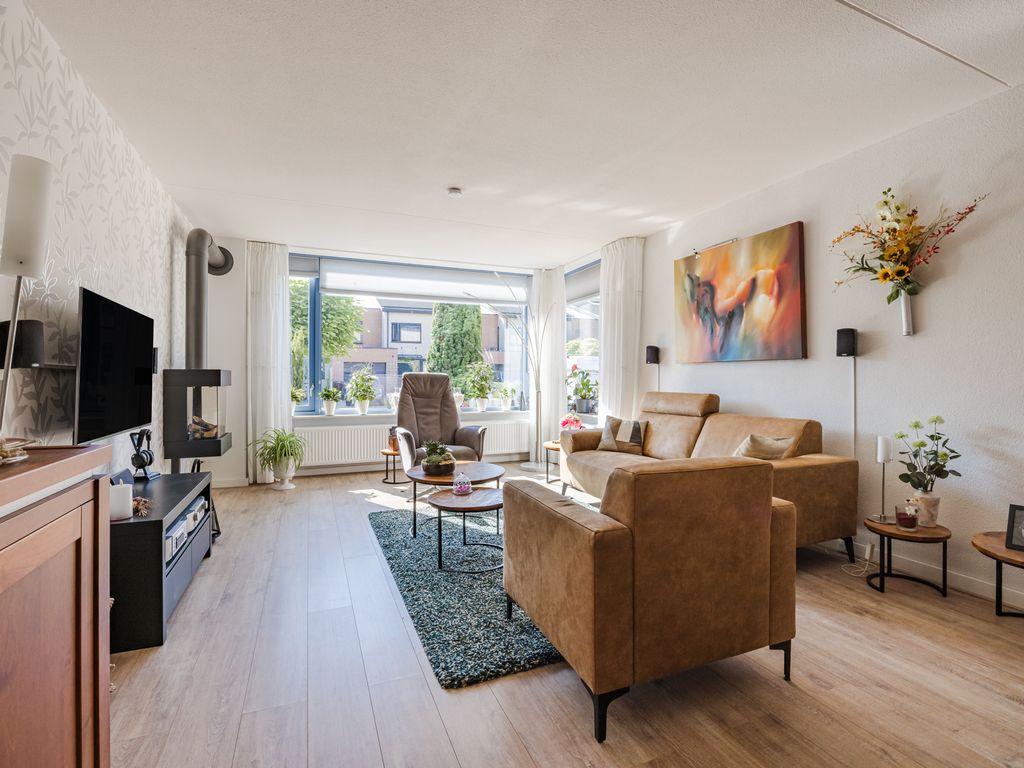 Etudestraat 96, HELLEVOETSLUIS