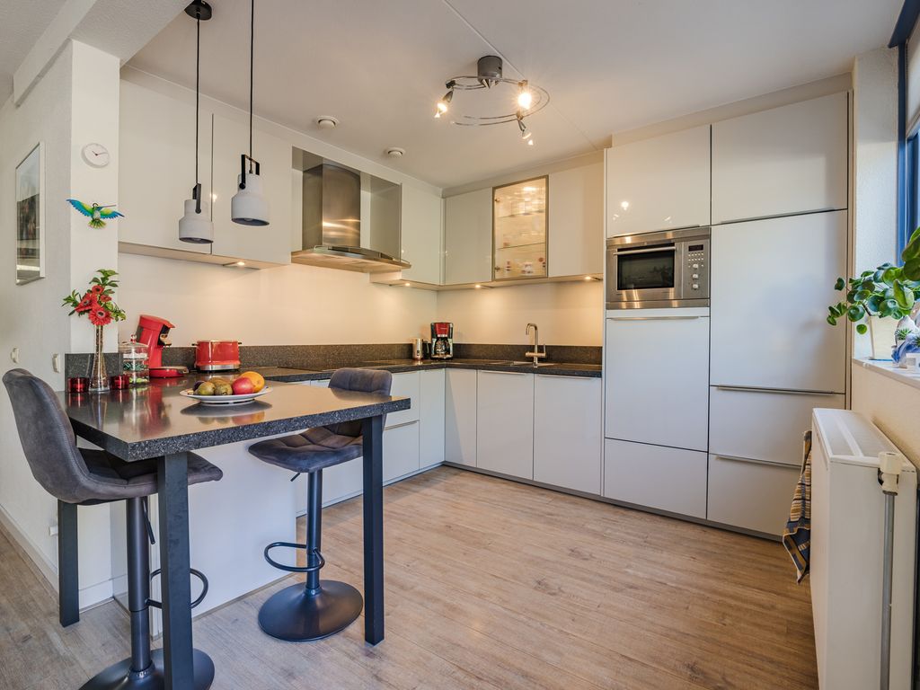 Etudestraat 96, HELLEVOETSLUIS