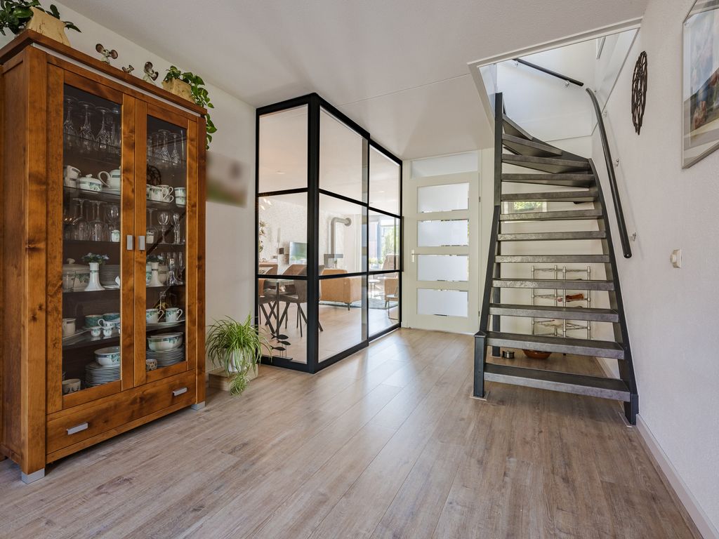 Etudestraat 96, HELLEVOETSLUIS
