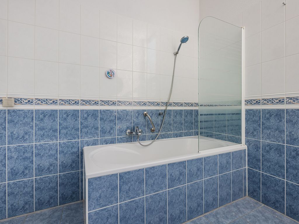 Etudestraat 96, HELLEVOETSLUIS