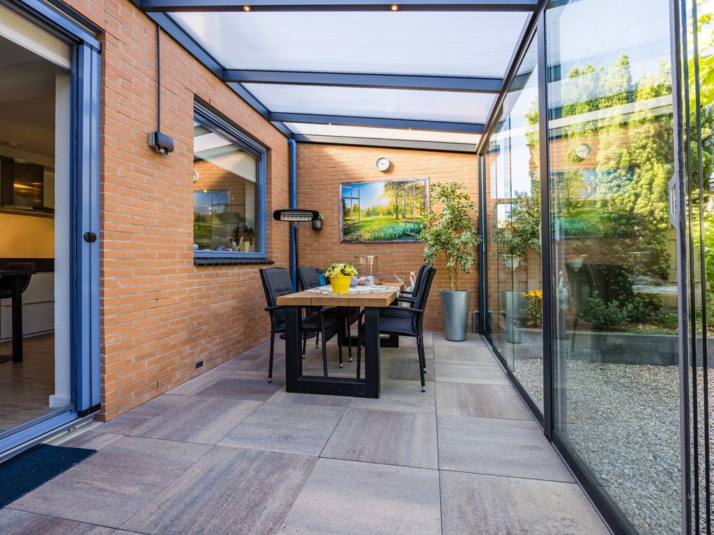 Etudestraat 96, HELLEVOETSLUIS