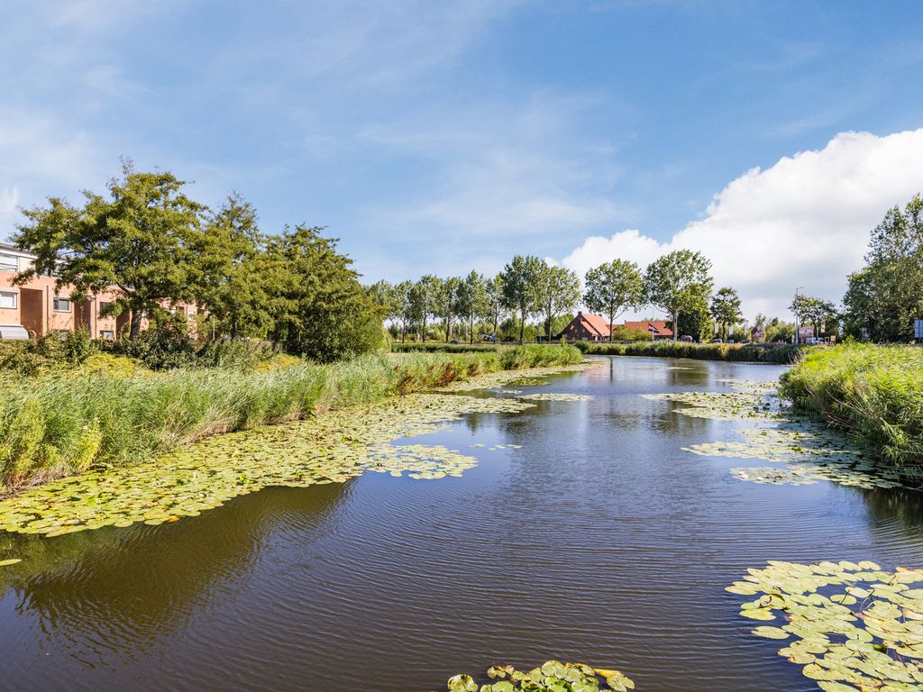 Etudestraat 96, HELLEVOETSLUIS