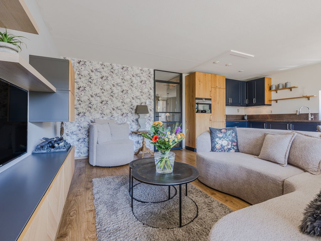 Etudestraat 9, HELLEVOETSLUIS