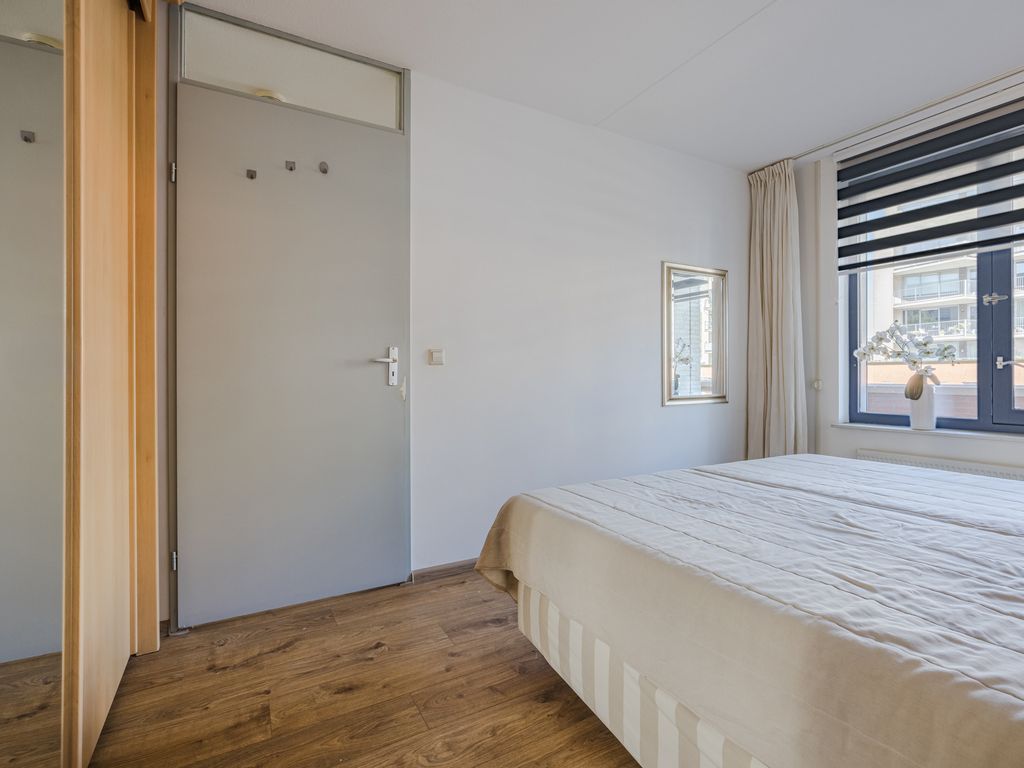 Etudestraat 9, HELLEVOETSLUIS