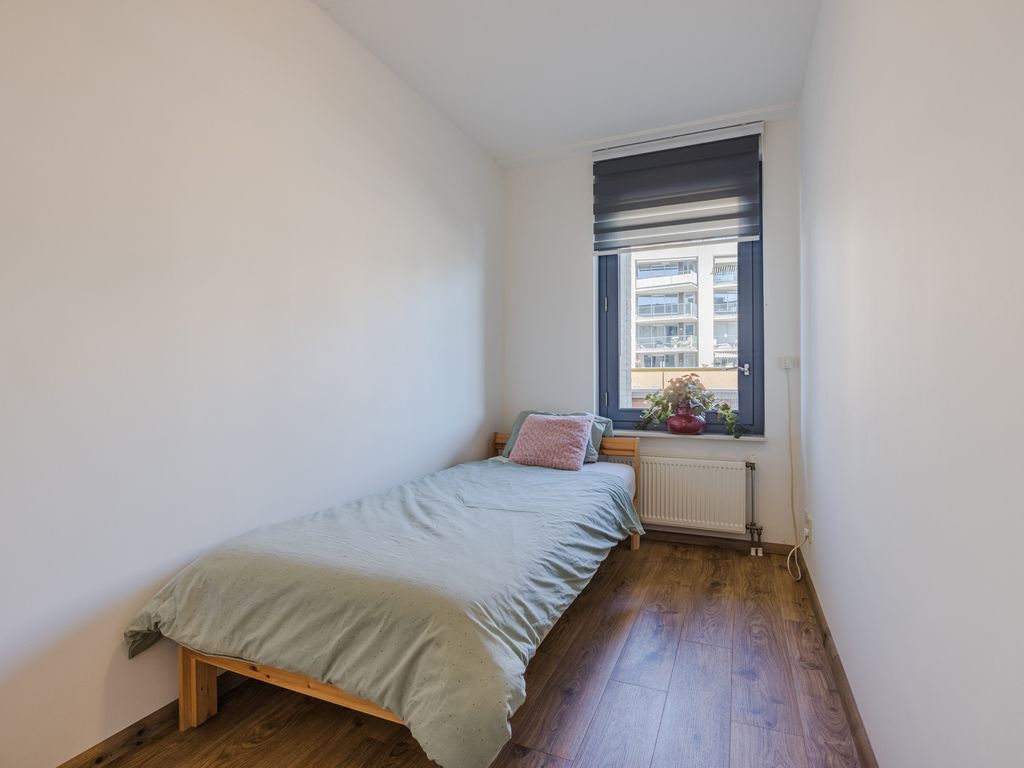 Etudestraat 9, HELLEVOETSLUIS