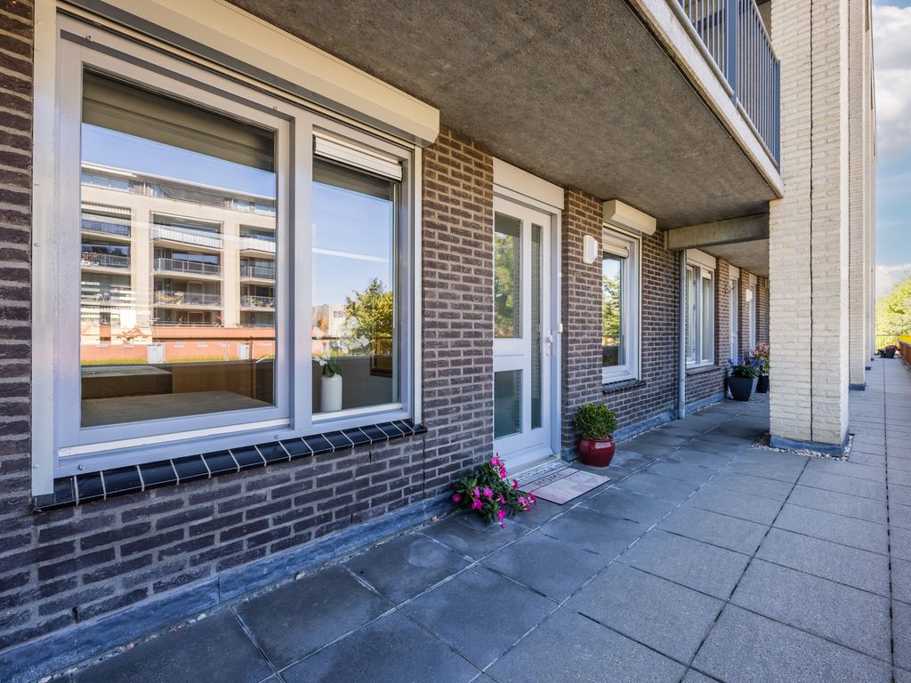 Etudestraat 9, HELLEVOETSLUIS