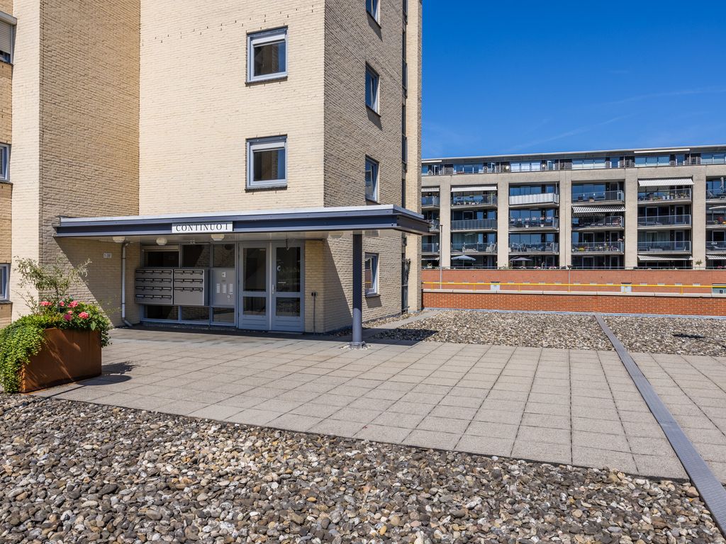 Etudestraat 9, HELLEVOETSLUIS