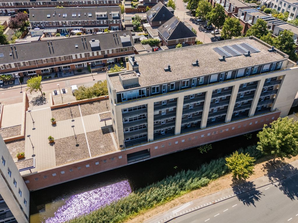 Etudestraat 9, HELLEVOETSLUIS