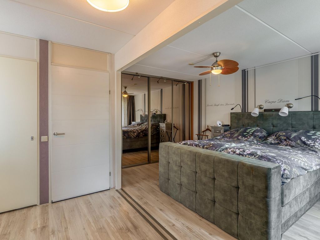 Rondostraat 68, HELLEVOETSLUIS