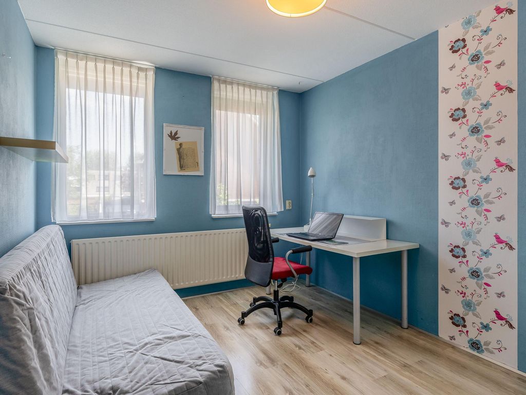 Rondostraat 68, HELLEVOETSLUIS