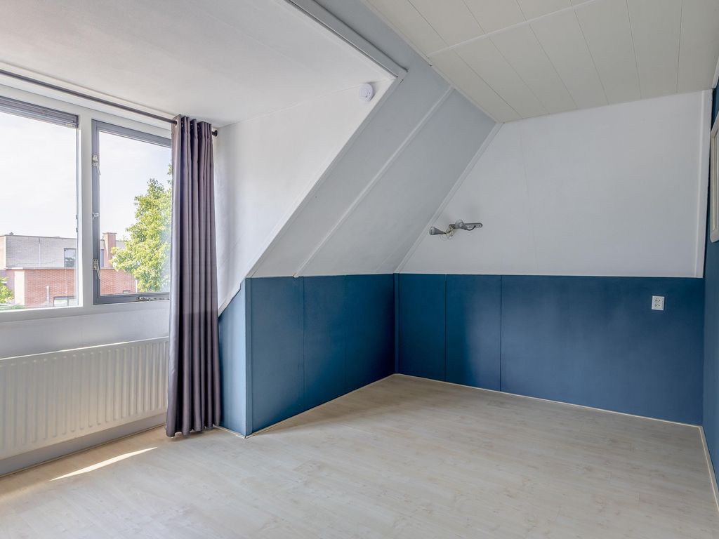 Rondostraat 68, HELLEVOETSLUIS