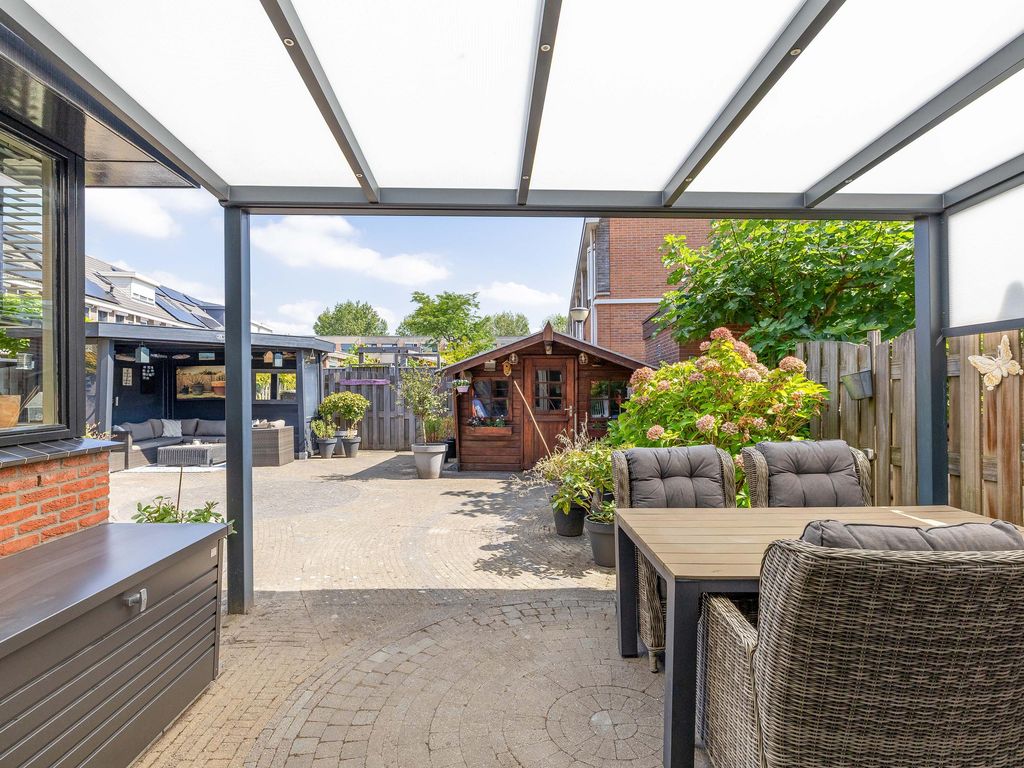 Rondostraat 68, HELLEVOETSLUIS