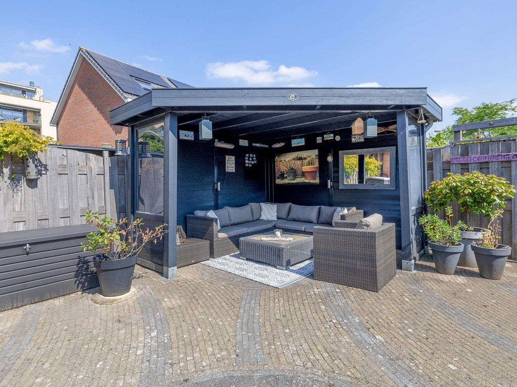 Rondostraat 68, HELLEVOETSLUIS
