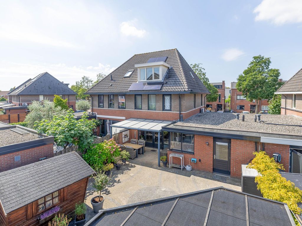 Rondostraat 68, HELLEVOETSLUIS