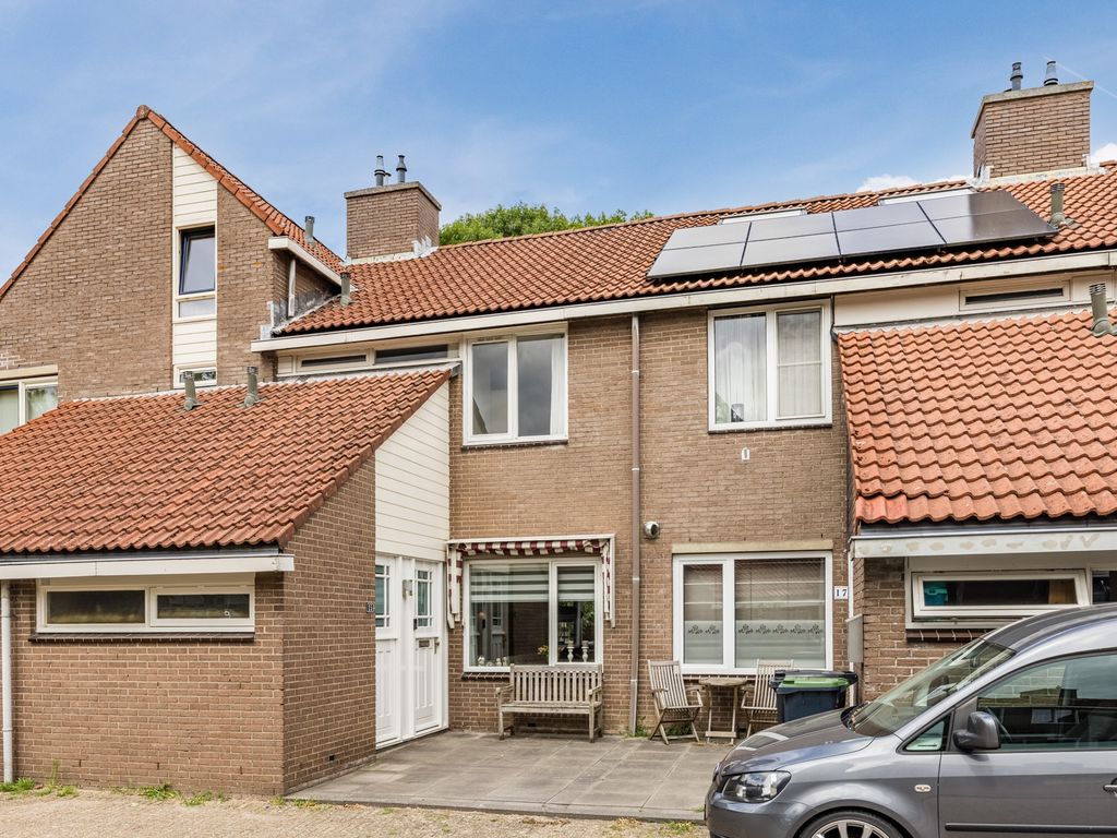 Acacia 15, HELLEVOETSLUIS