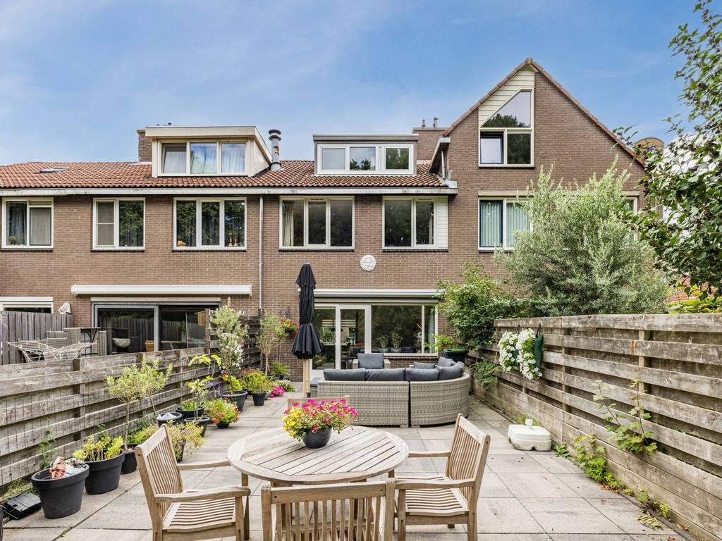 Acacia 15, HELLEVOETSLUIS