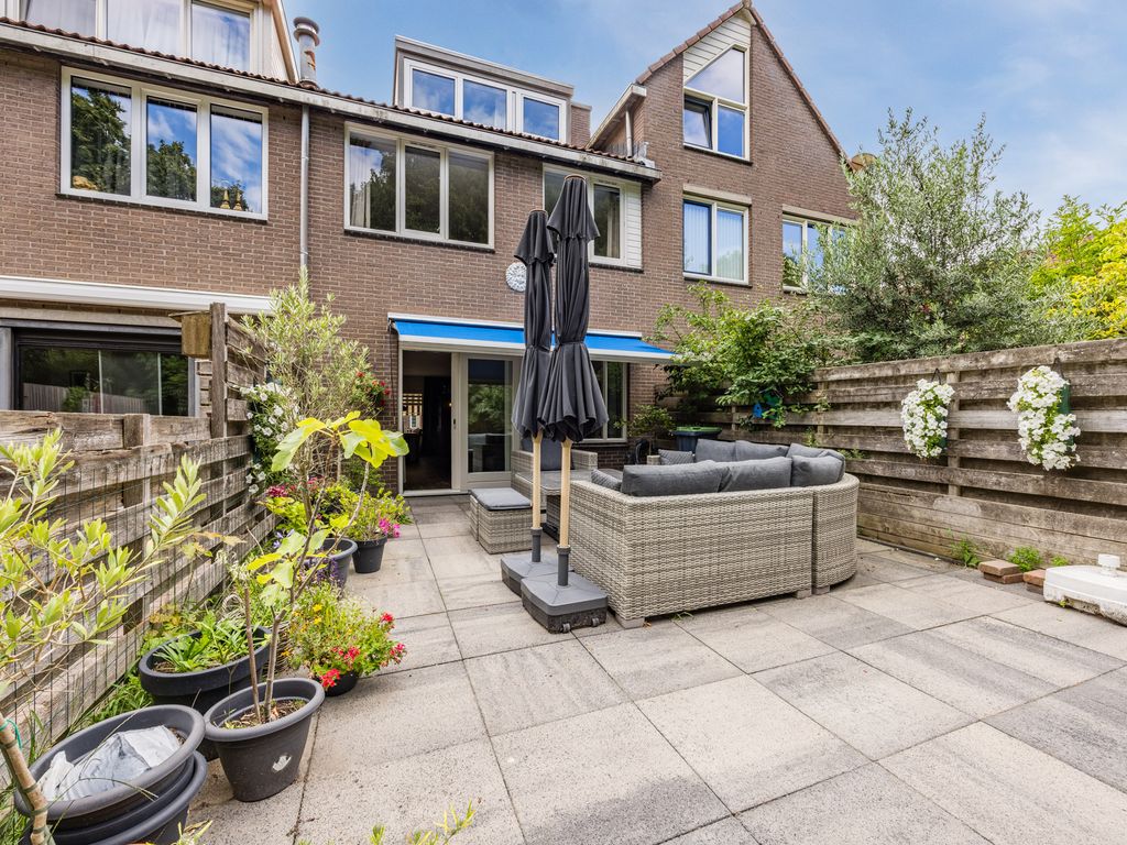 Acacia 15, HELLEVOETSLUIS