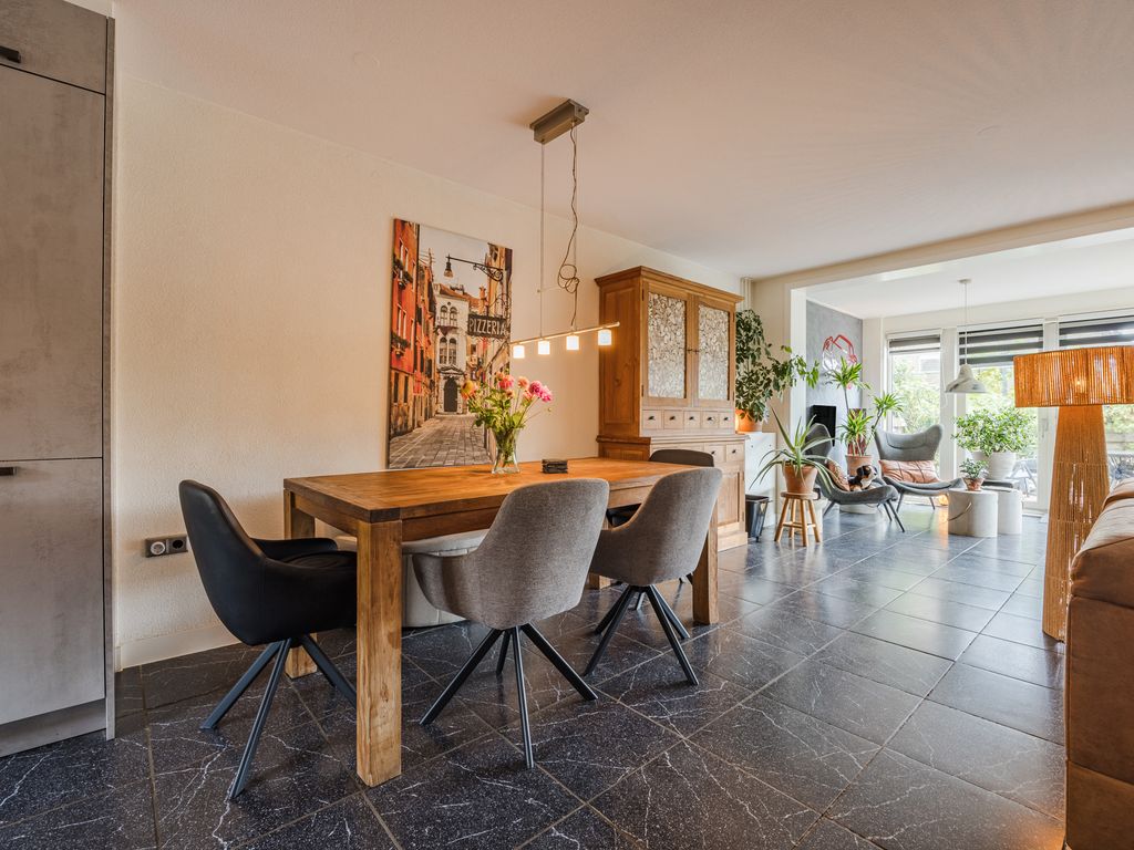 Witte de Withplein 10, HELLEVOETSLUIS