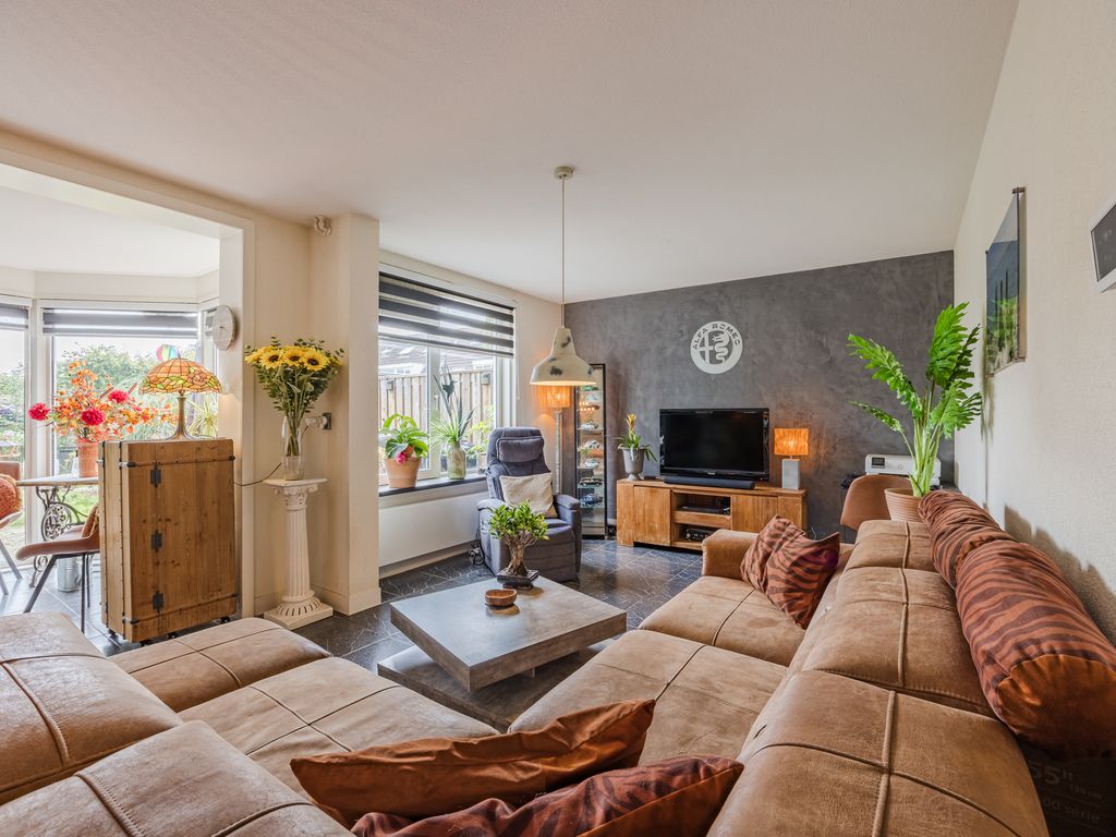 Witte de Withplein 10, HELLEVOETSLUIS