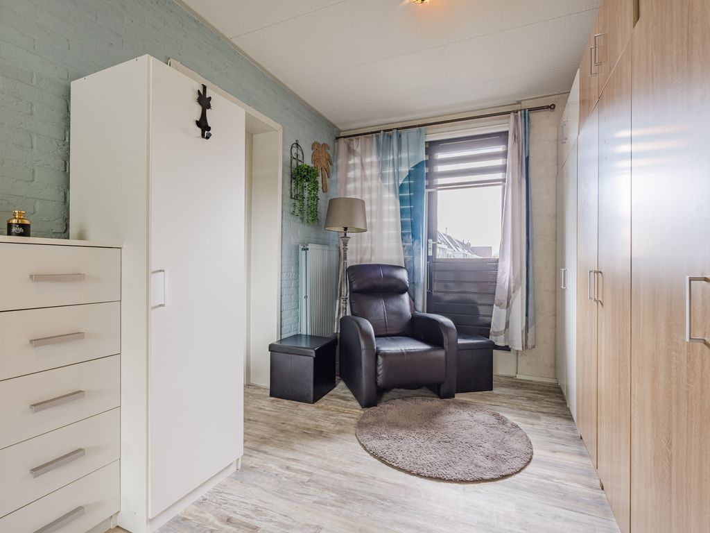Witte de Withplein 10, HELLEVOETSLUIS