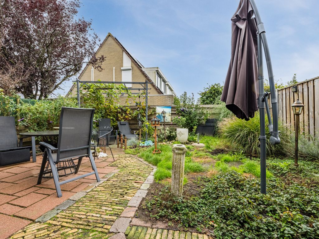 Witte de Withplein 10, HELLEVOETSLUIS