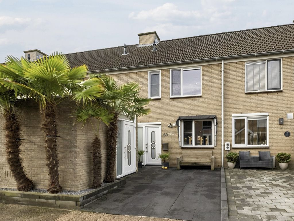 Bouvignestraat 69, HELLEVOETSLUIS