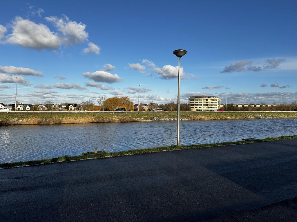 Kanaalweg Oostzijde , HELLEVOETSLUIS