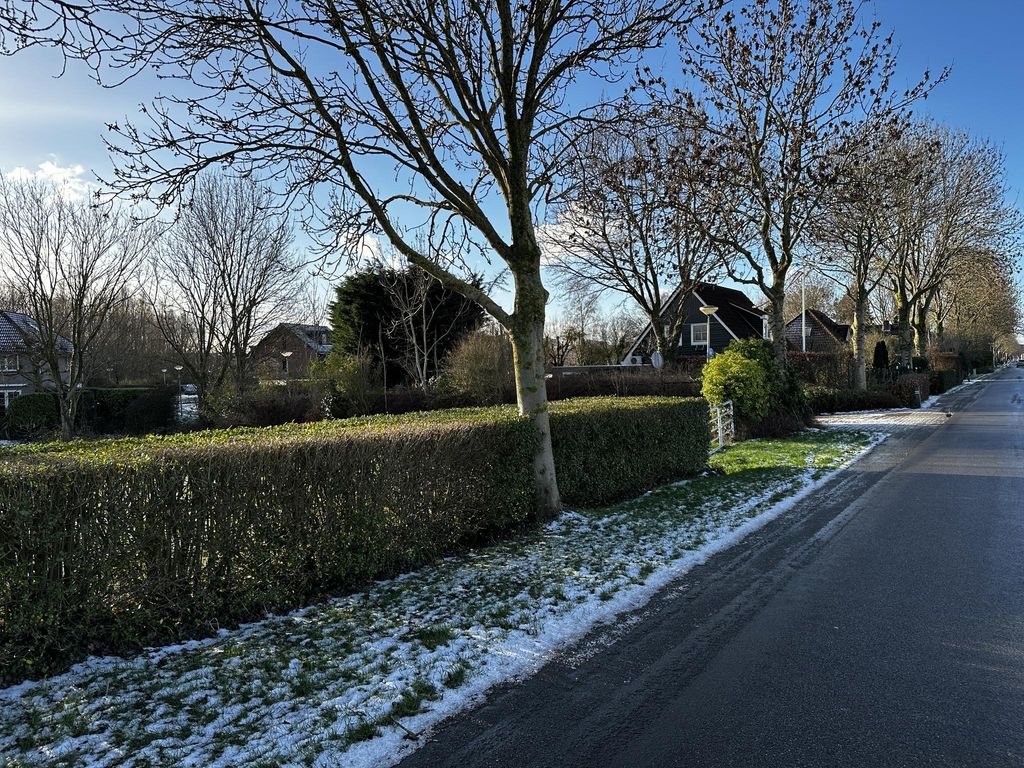 Kanaalweg Oostzijde , HELLEVOETSLUIS