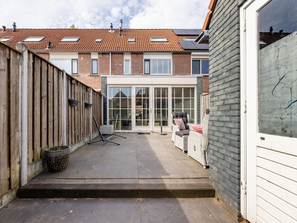 Steenhouwer 8, HELLEVOETSLUIS