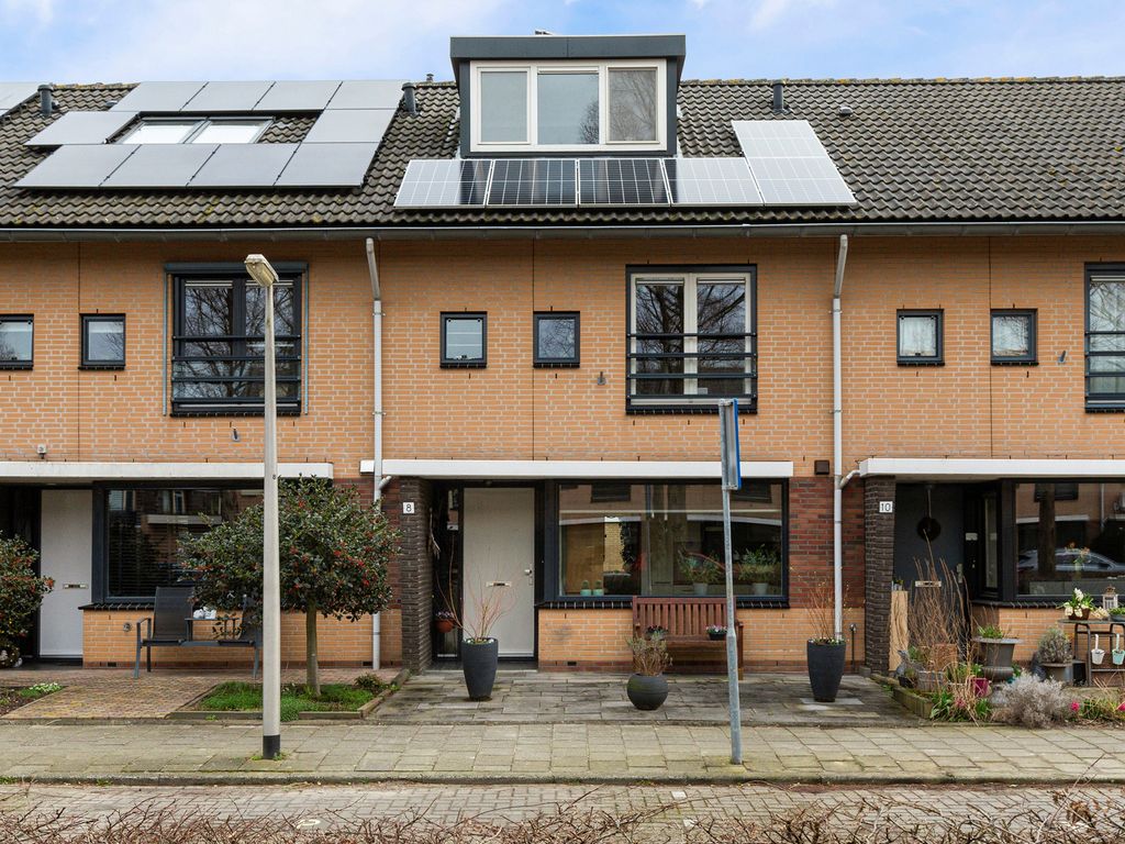 Van Doesburgveld 8, Barendrecht