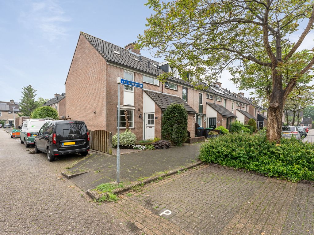 Van Riedevliet 1, Barendrecht