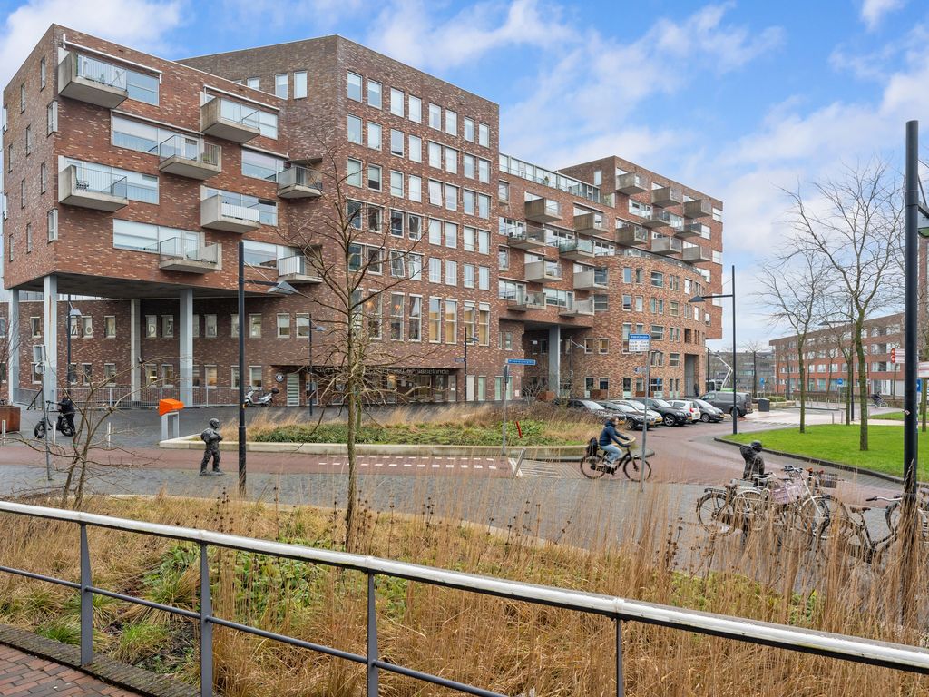 Middeldijkerplein 104, Barendrecht