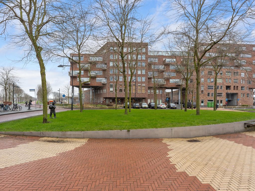 Middeldijkerplein 104, Barendrecht