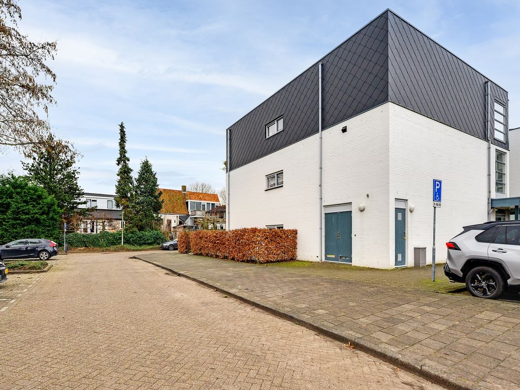 Van Ravesteyndreef 61, Barendrecht