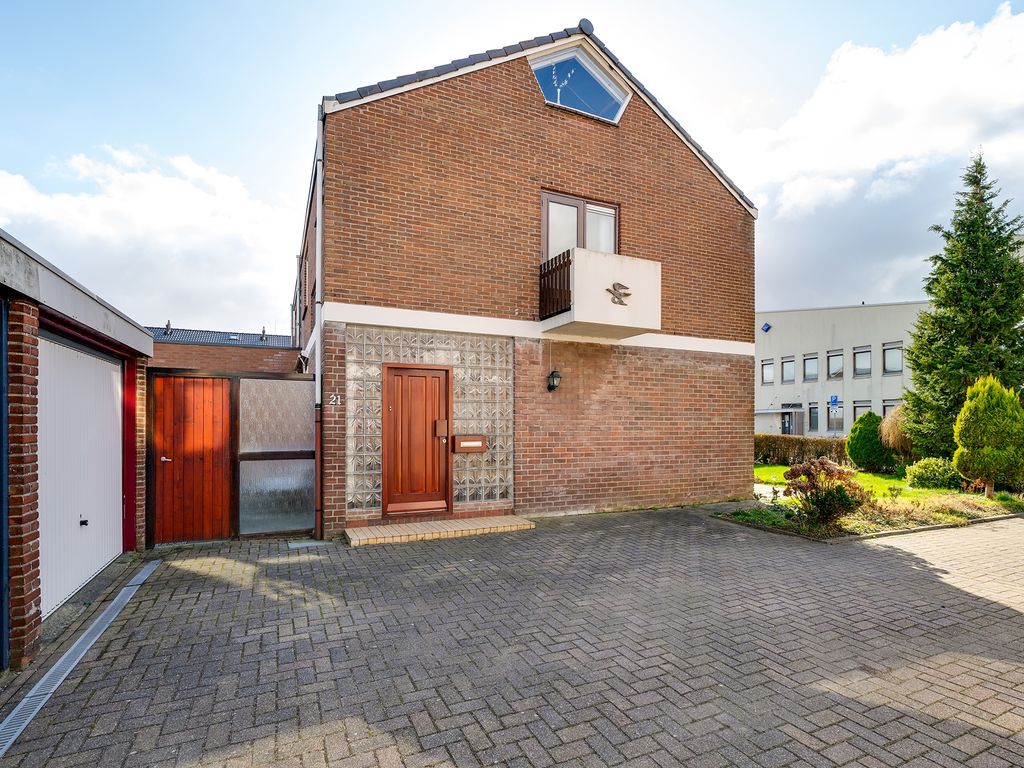 Maasstraat 21, Barendrecht